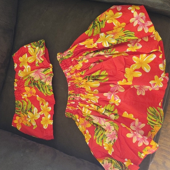 Other - Hawaiian outfit